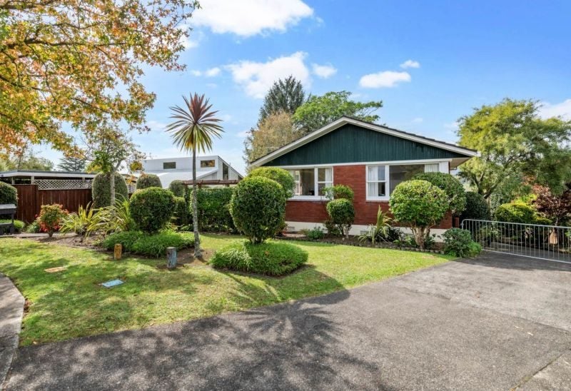 12 Alderton Place, Opaheke, Papakura - Carousel 2