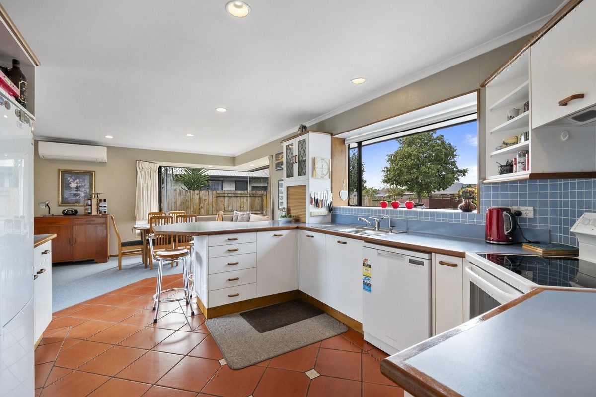 92 Amberley Avenue, Highbury, Palmerston North - Carousel 2