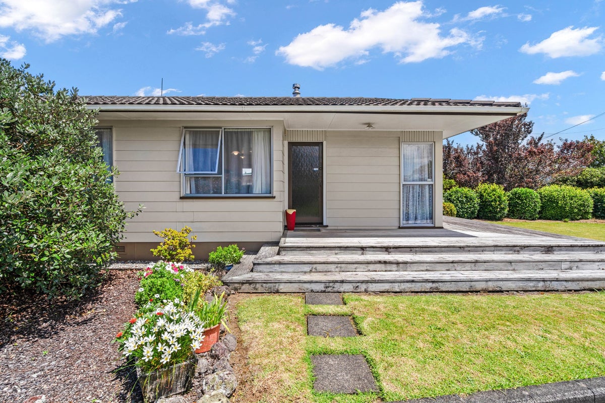 10 Cobham Place, Tikipunga, Whangarei - Carousel 1