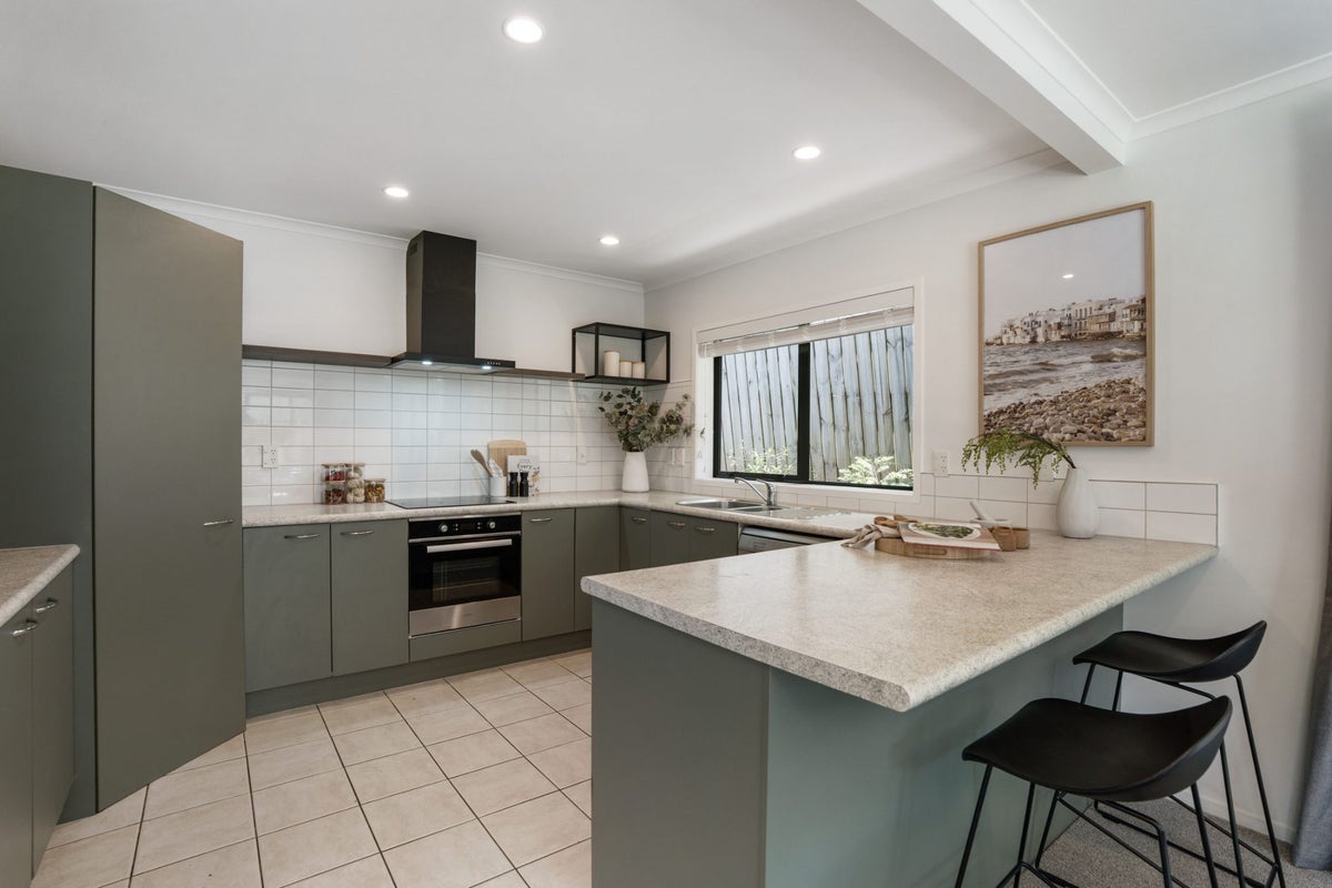 35 Heathglen Place, Bayview, Auckland - Carousel 2