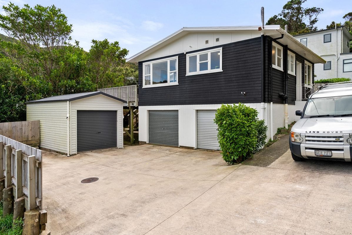 5 Chaucer Way, Karori, Wellington - Carousel 1
