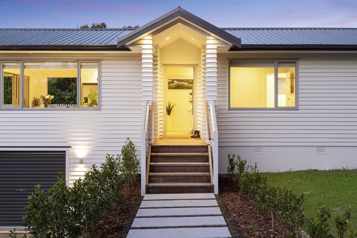 8 Austin Road, Greenhithe, Auckland - Carousel 1