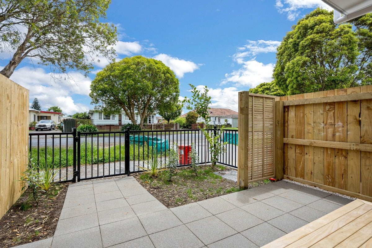 8/10 Orchard Street, Avondale, Auckland - Carousel 11