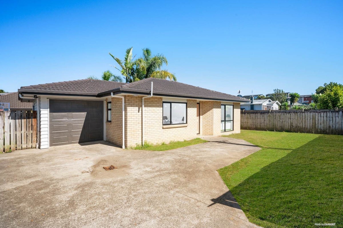 27 Albert Street, Otahuhu, Auckland - Carousel 1