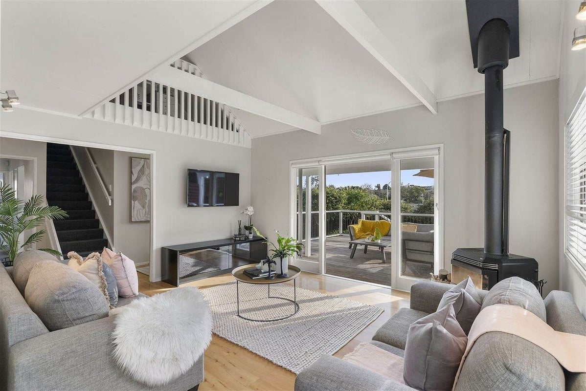 57 Kurnell Drive, Botany Downs, Auckland - Carousel 2