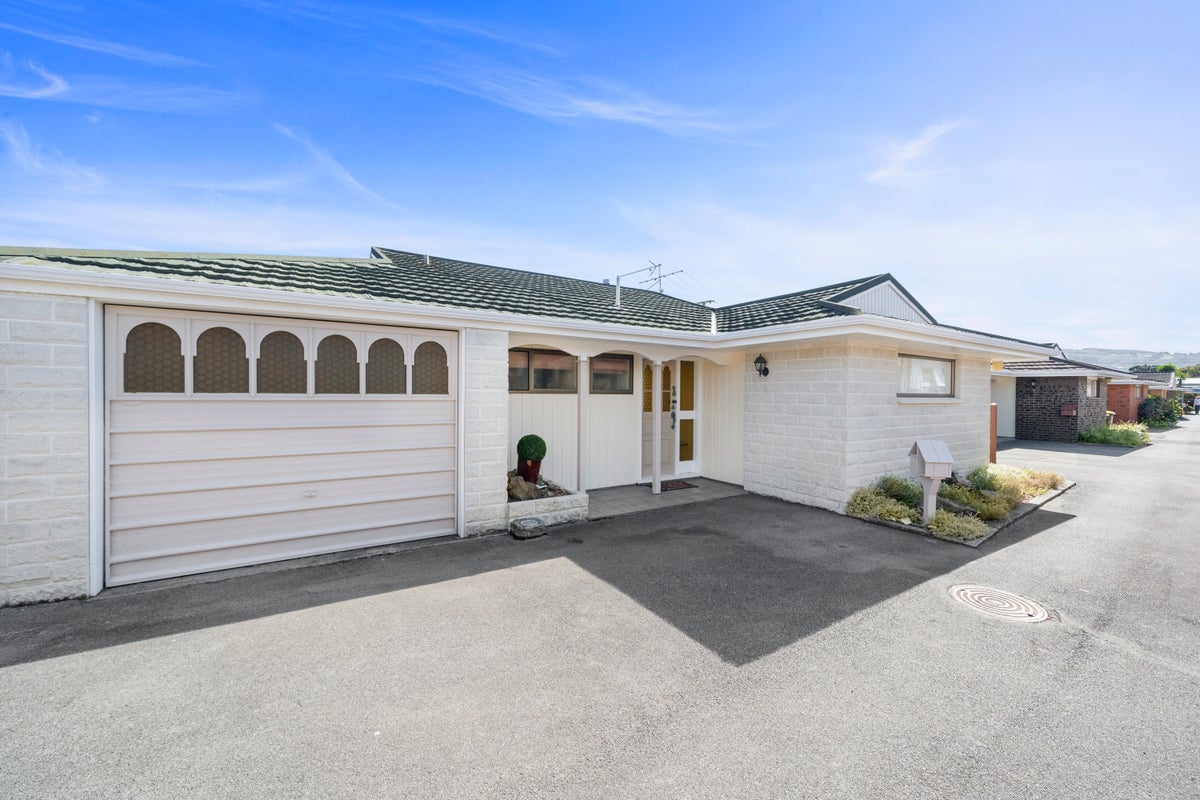 5/25 Whites Line West, Woburn, Lower Hutt - Carousel 1
