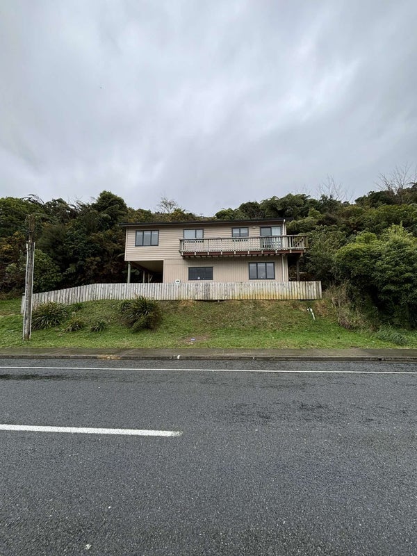 132 George Street, Stokes Valley, Lower Hutt - Carousel 1