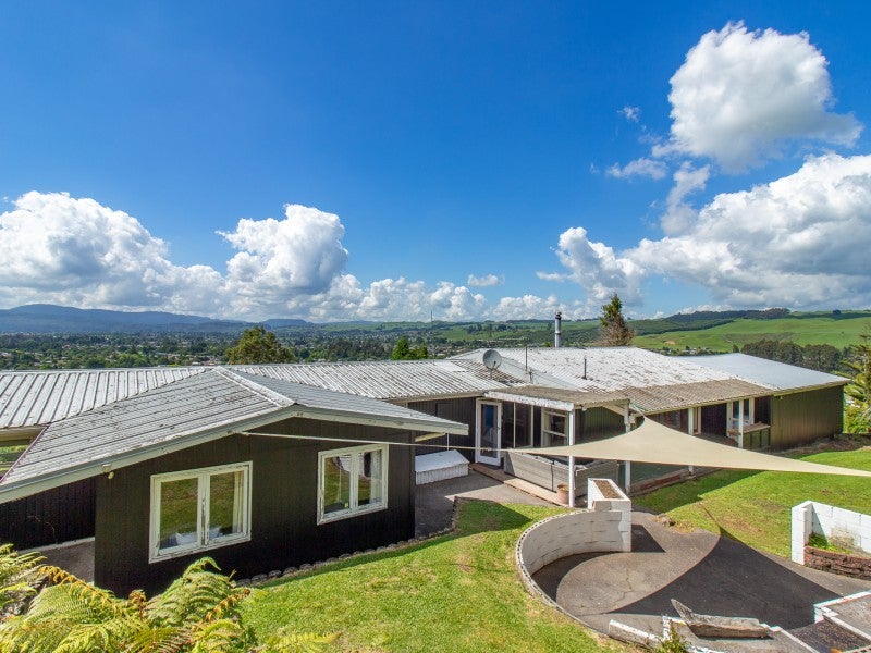 30 Mountain Road, Western Heights, Rotorua - Carousel 1