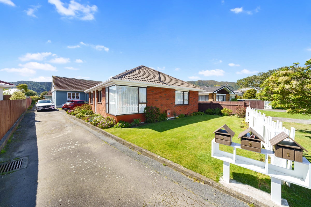 18A Cressy Street, Waterloo, Lower Hutt - Carousel 1