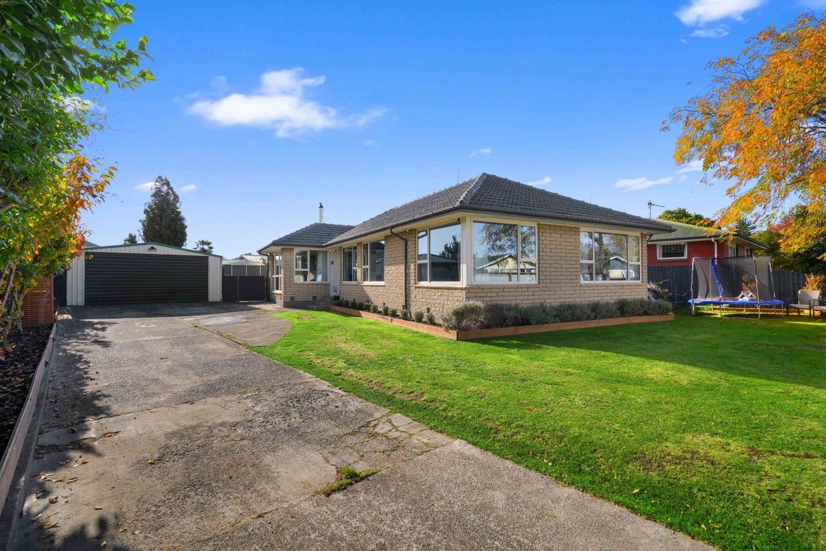 13 Kathleen Crescent, Hornby, Christchurch - Carousel 21