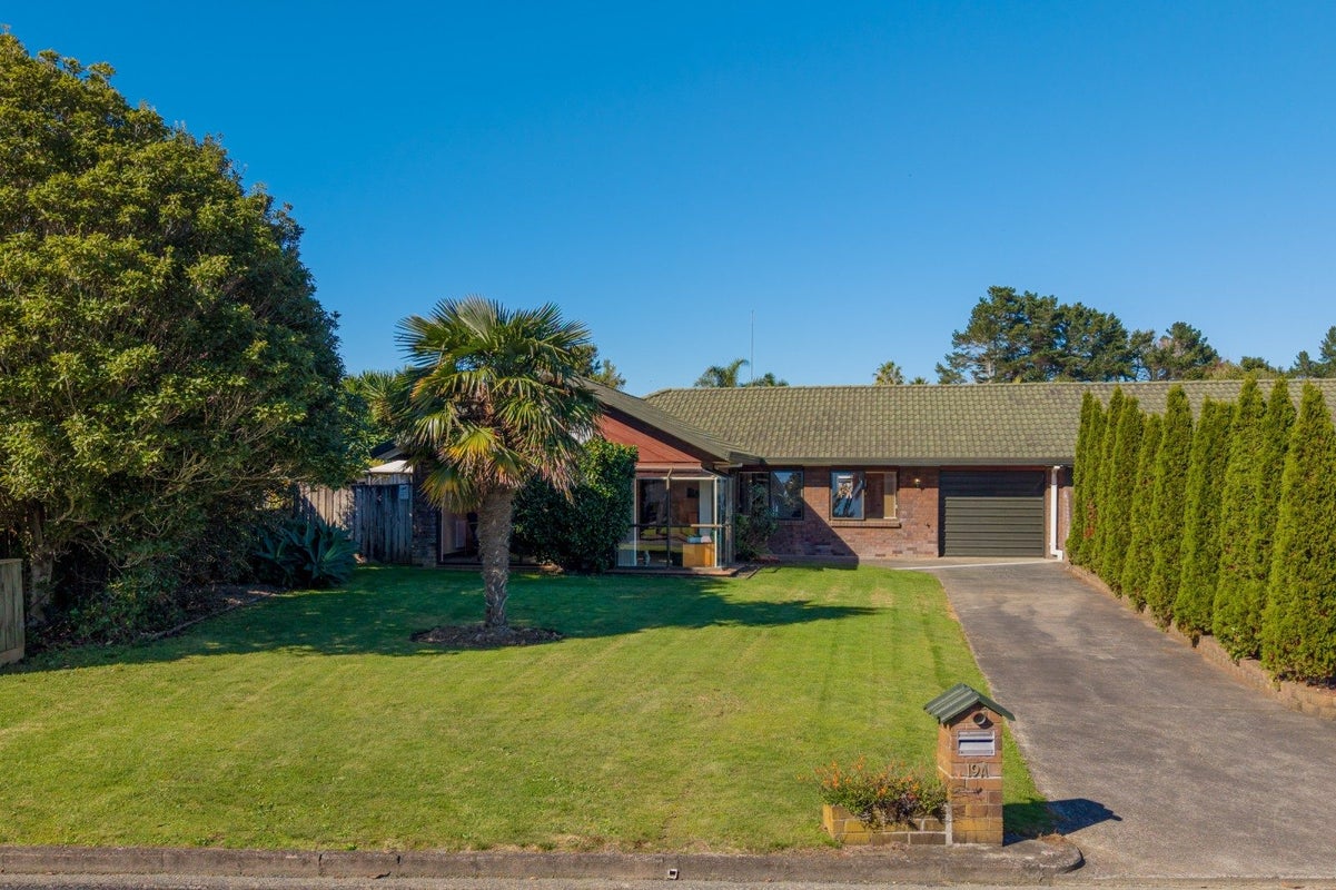 19A Litchfield Place, Clarks Beach, Clarks Beach - Carousel 1
