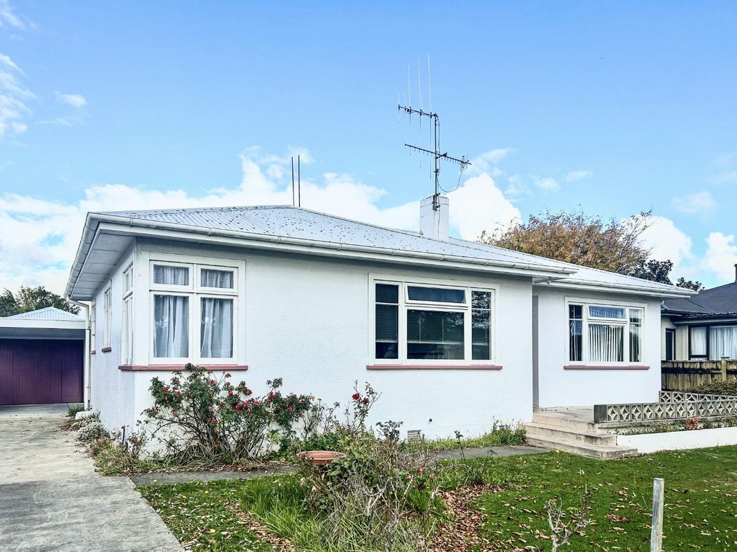 128 College Street, Awapuni, Palmerston North - Carousel 1