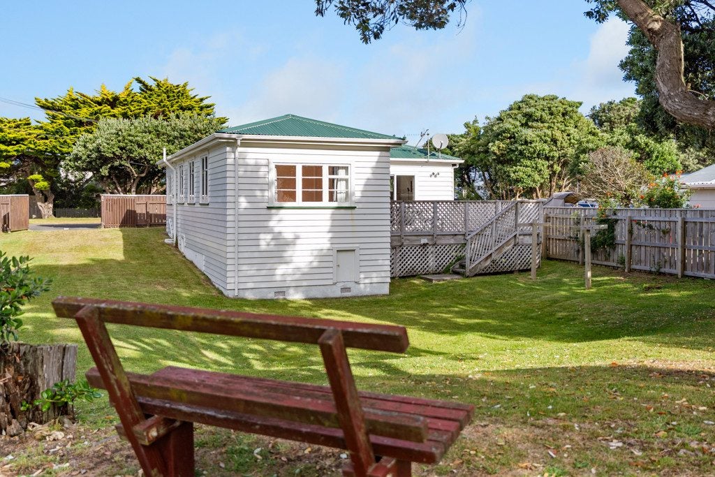 147 Manly Street, Paraparaumu Beach, Paraparaumu - Carousel 2