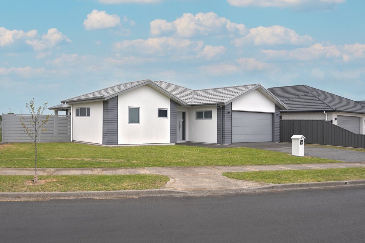 42 Hurunui Drive, Te Awa, Napier - Carousel 2