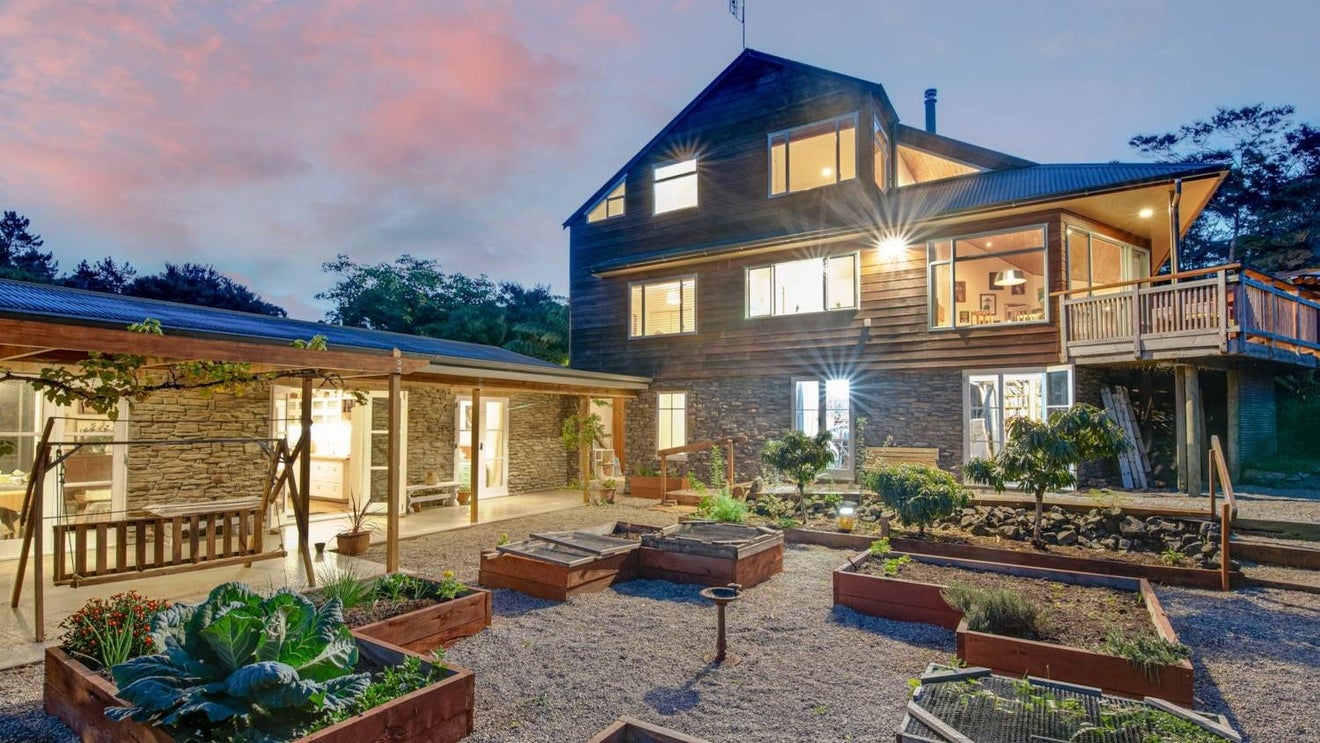 62 Scott Road, Stanmore Bay, Whangaparaoa - Carousel 1