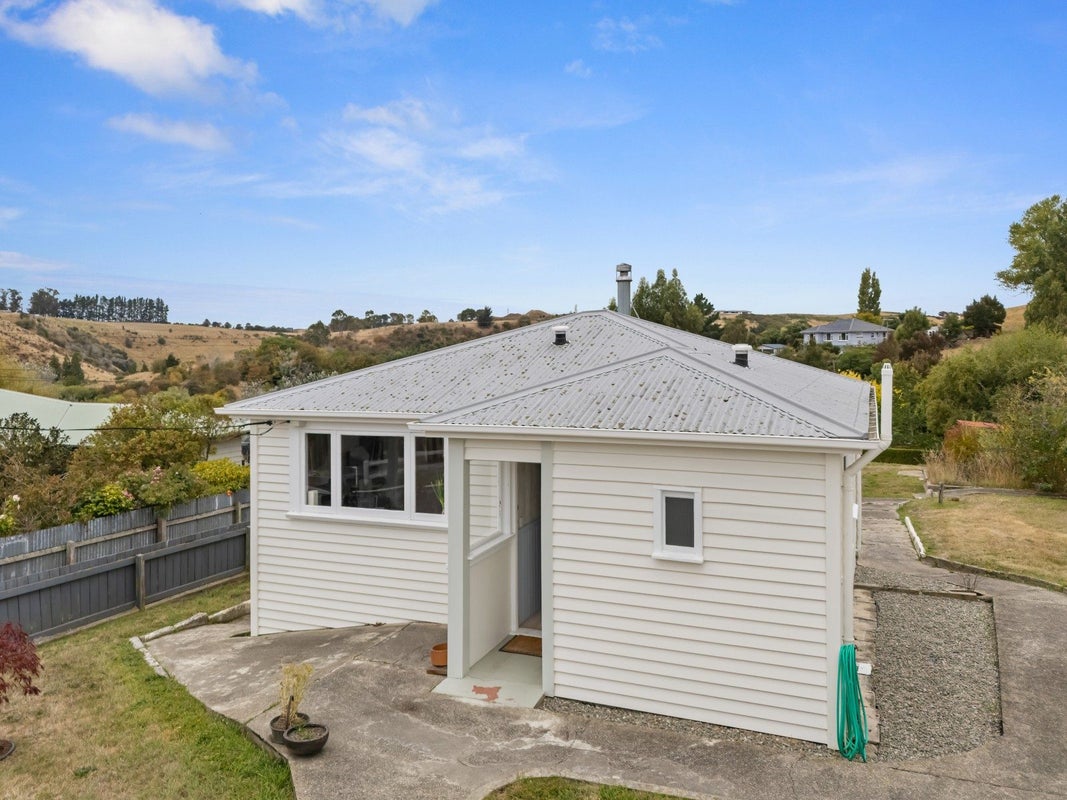 13 Solway Street, Holmes Hill, Oamaru - Carousel 1