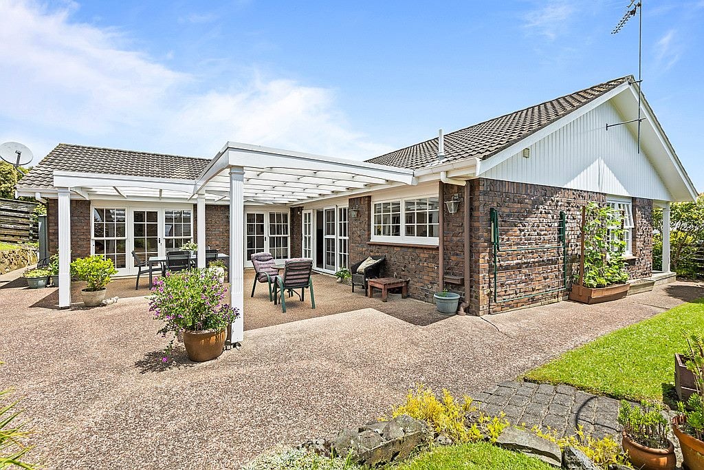 71 Merriefield Avenue, Forrest Hill, Auckland - Carousel 1