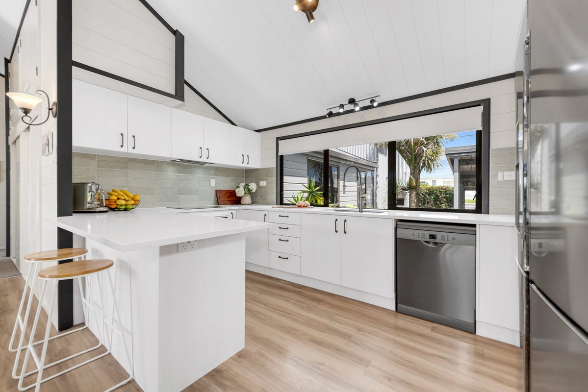 31 Karaka Road, Beachlands, Auckland - Carousel 2