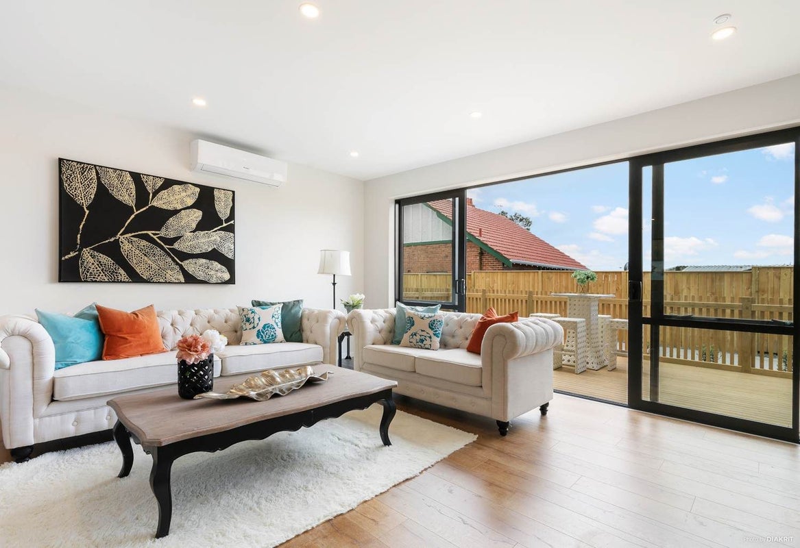 112D Hutchinson Avenue, New Lynn, Auckland - Carousel 1