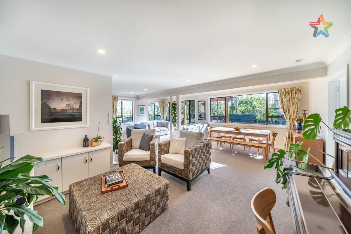 7 Prouse Crescent, Naenae, Lower Hutt - Carousel 2