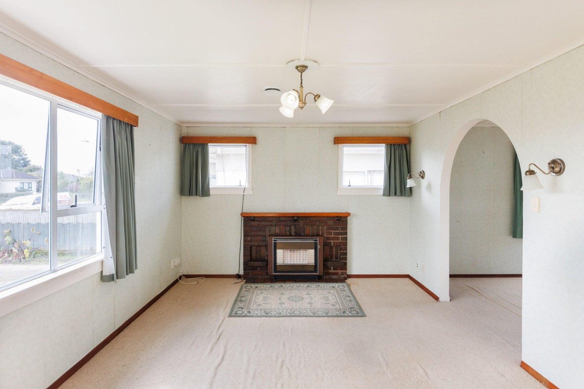 4 Glasgow Street, Takaro, Palmerston North - Carousel 2