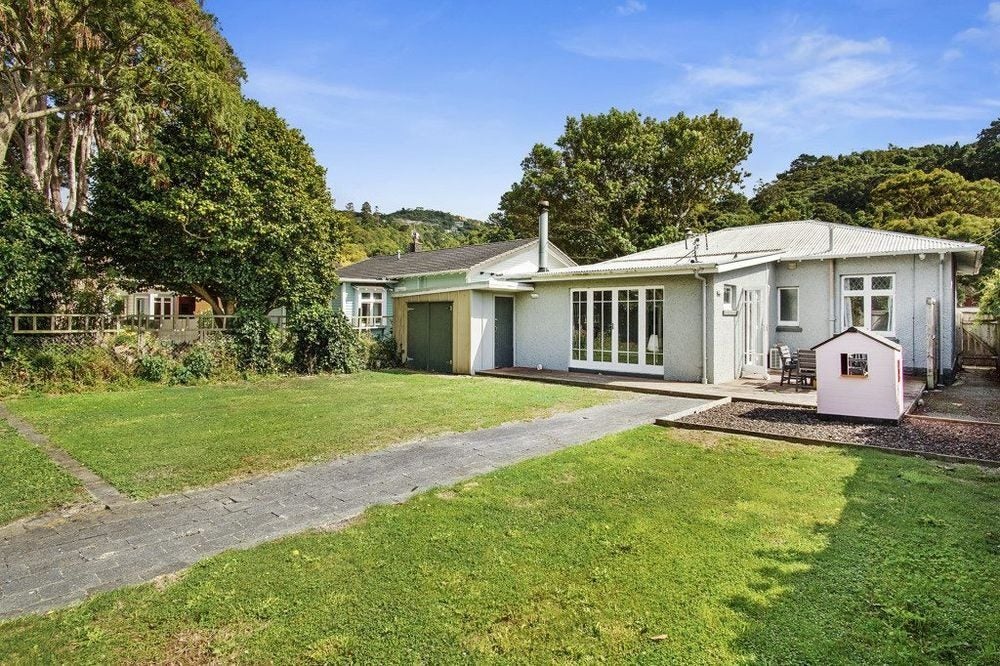 18 Pharazyn Street, Melling, Lower Hutt - Carousel 1