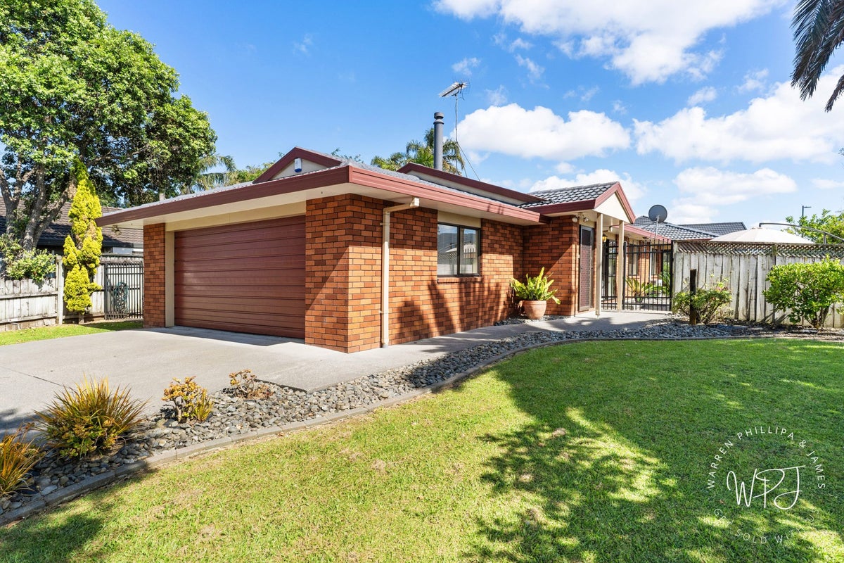 1 Gaylord Place, Conifer Grove, Papakura, Auckland - Carousel 2