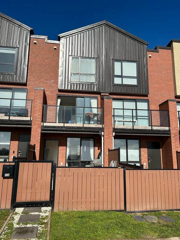 35A Murphys Park Drive, Flat Bush, Auckland - Carousel 1