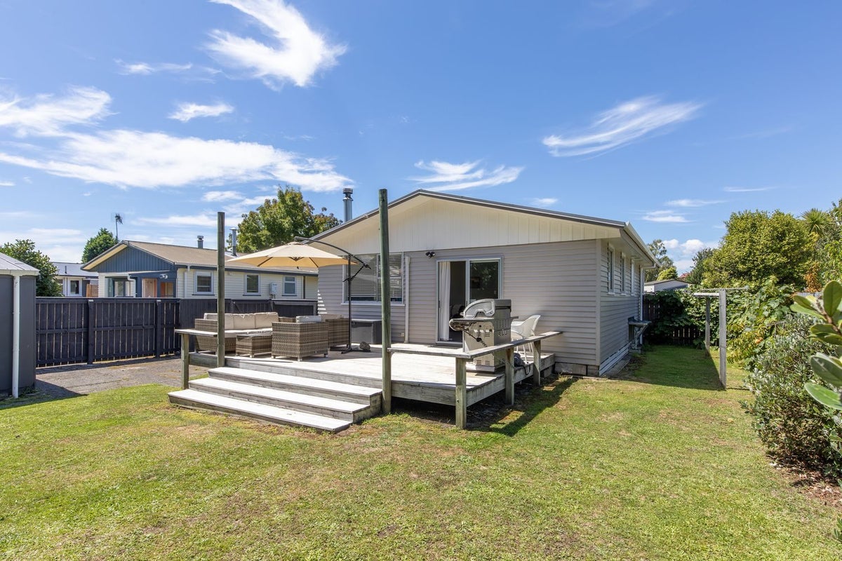 20 Runuku Grove, Turangi - Carousel 1