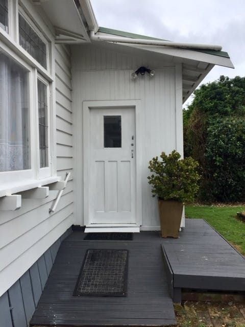697 Mount Albert Road, Royal Oak, Auckland - Carousel 1