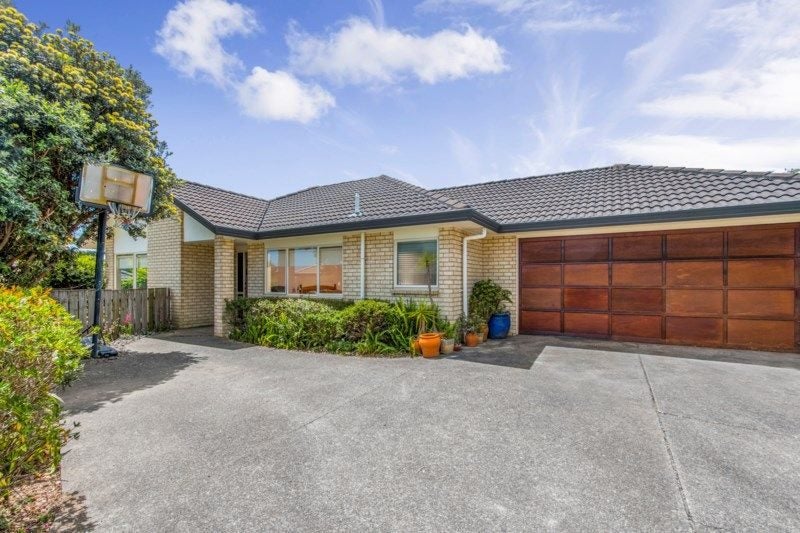 6 Mulroy Place, East Tamaki Heights, Auckland - Carousel 1