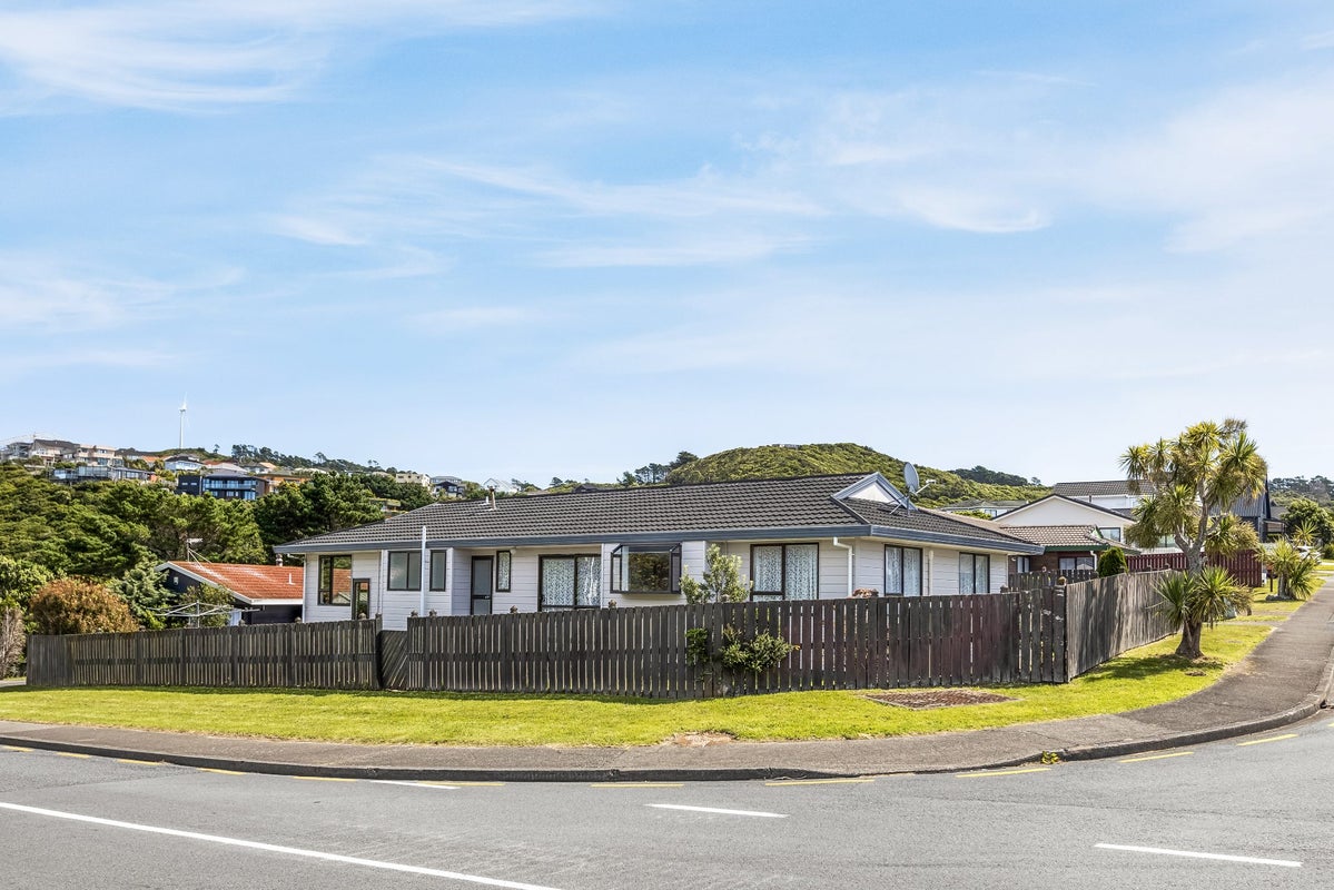 1 Ashton Fitchett Drive, Brooklyn, Wellington - Carousel 1