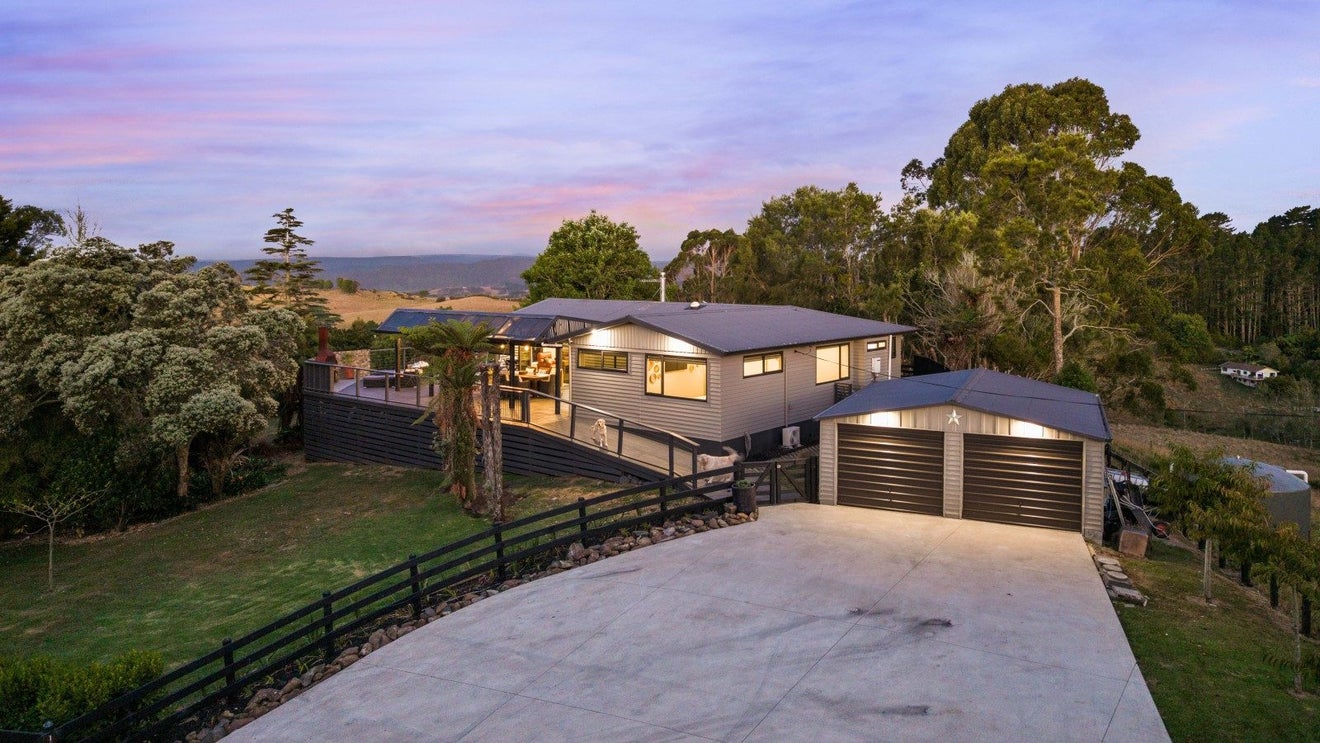 1629A Ponga Road, Papakura - Carousel 2