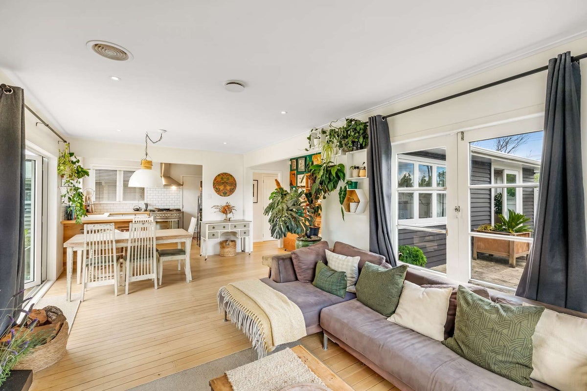 120 Parkhurst Road, Parakai, Helensville - Carousel 1