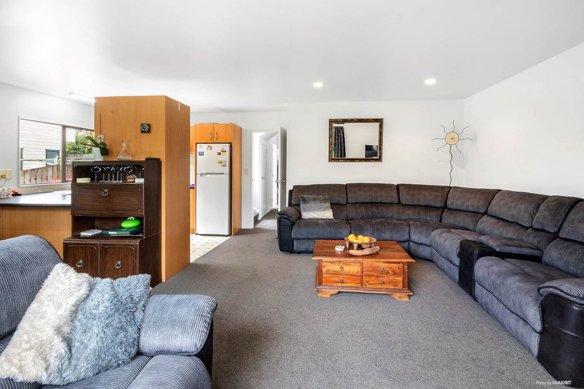 4A Awaroa Road, Sunnyvale, Auckland - Carousel 2