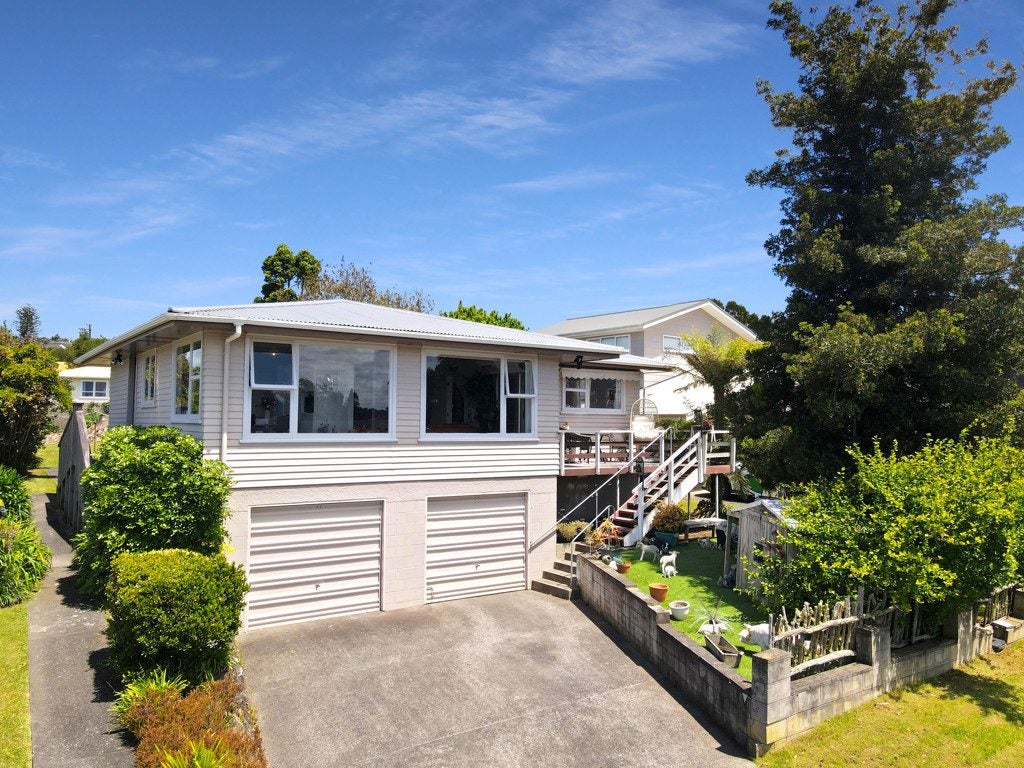 7 Jillian Drive, Ranui, Auckland - Carousel 1