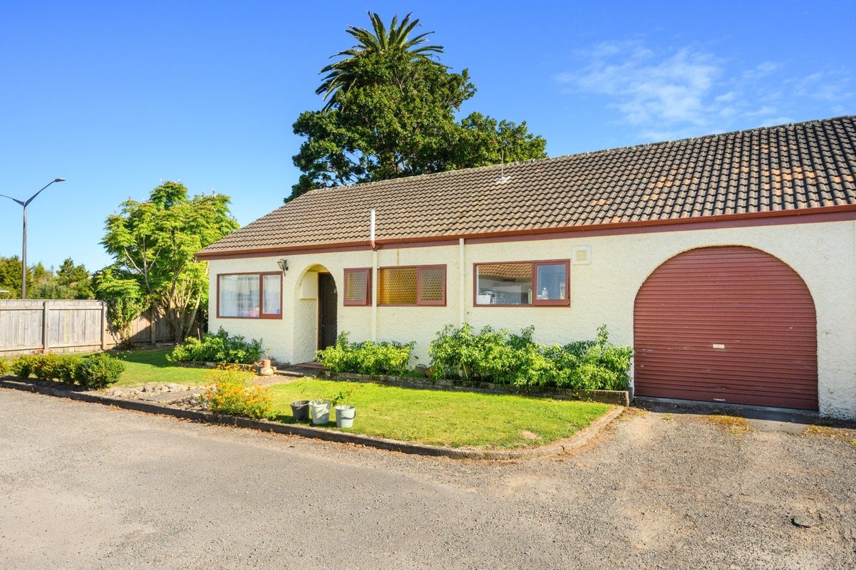 1/133 Cook Street, West End, Palmerston North, Manawatu / Whanganui - Carousel 2