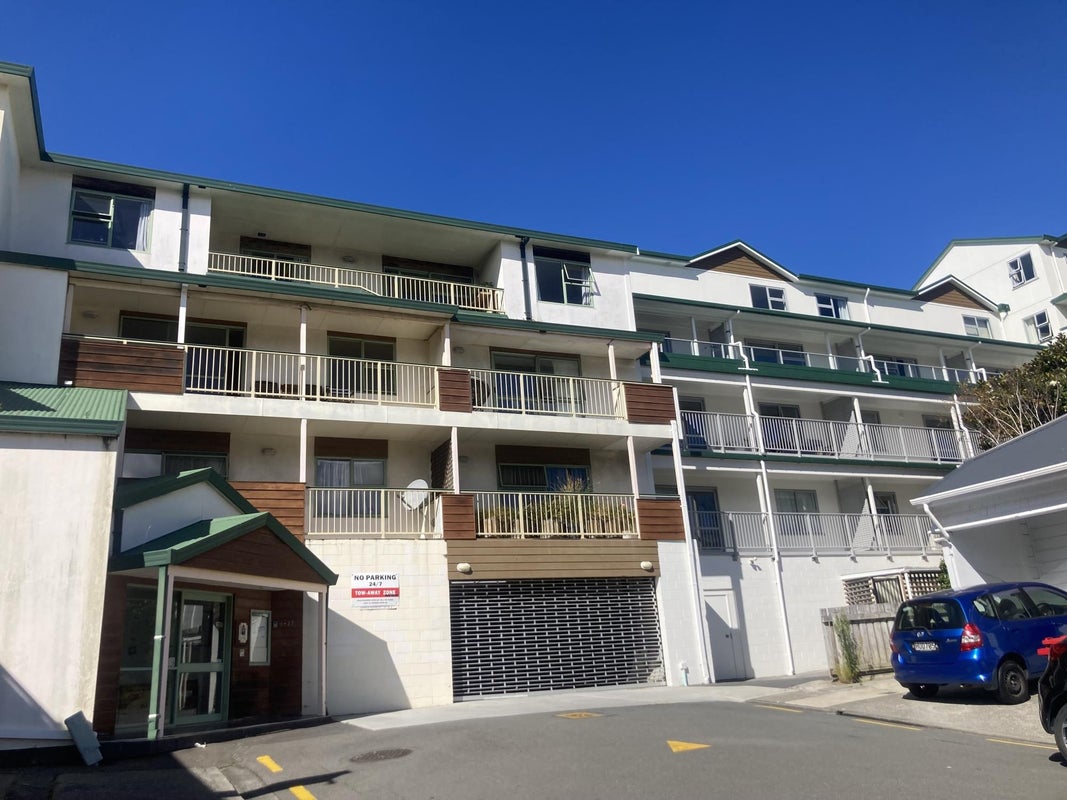 21/8 Girton Terrace, Mount Cook, Wellington - Carousel 1