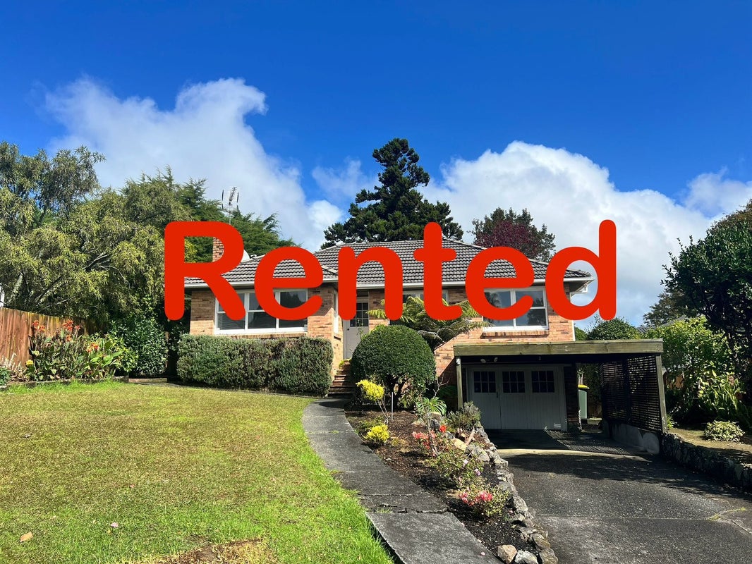 4 Blenheim Street, Glenfield, Auckland - Carousel 1