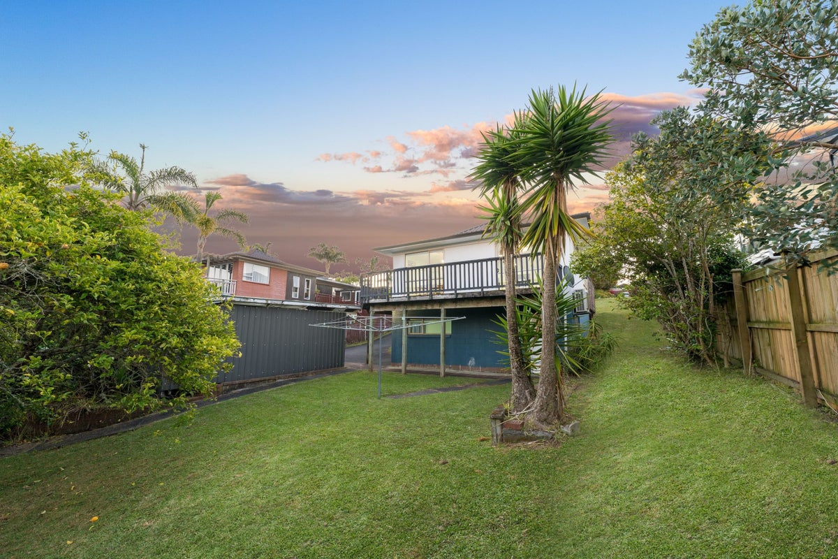 70 Halsey Drive, Lynfield, Auckland - Carousel 2