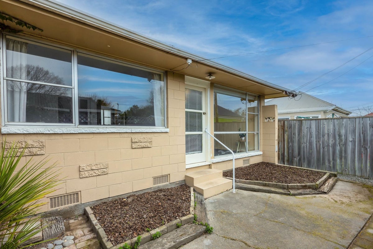 2/30 Vienna Street, Waltham, Christchurch - Carousel 2