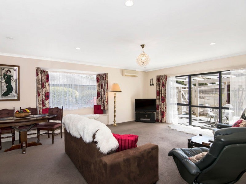2 Eastwood Place, The Wood, Nelson - Carousel 2