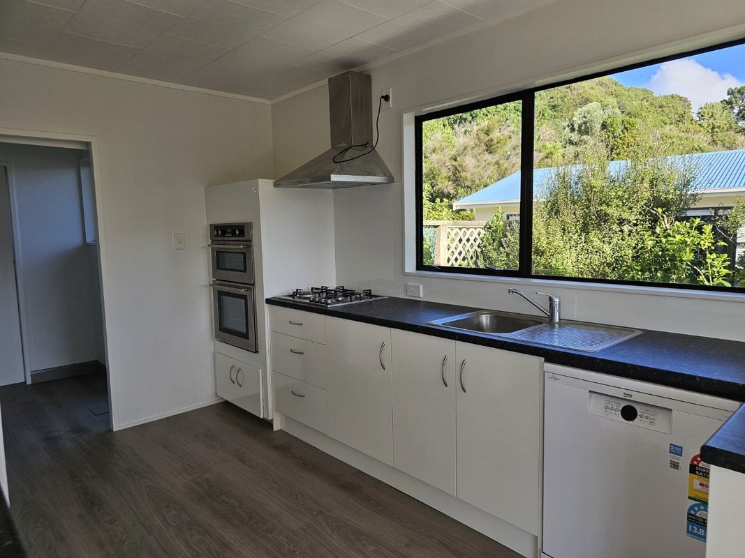 89 Leeward Drive, Whitby, Porirua - Carousel 2