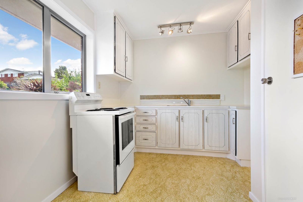 2/3 Butterworth Drive, Glendene, Auckland - Carousel 2