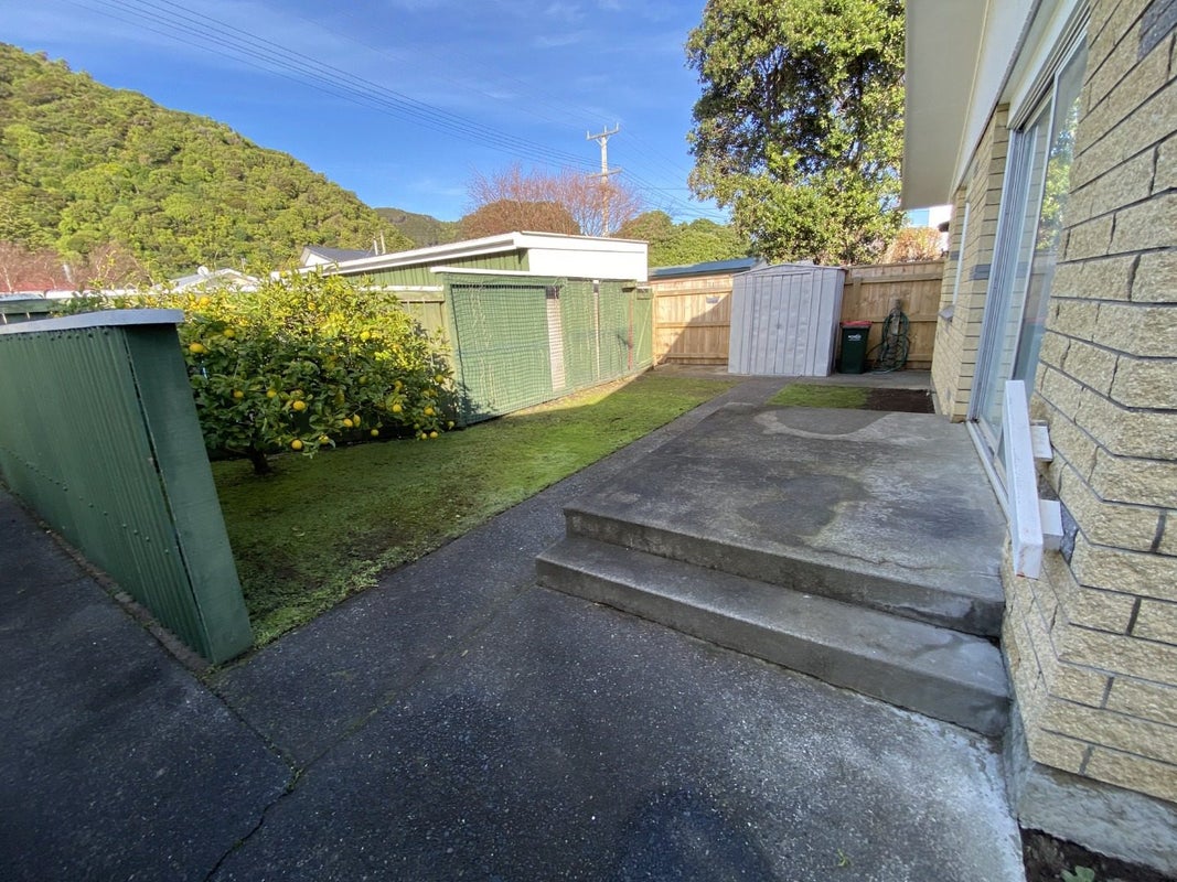 1/66 Oroua Street, Eastbourne, Lower Hutt - Carousel 11