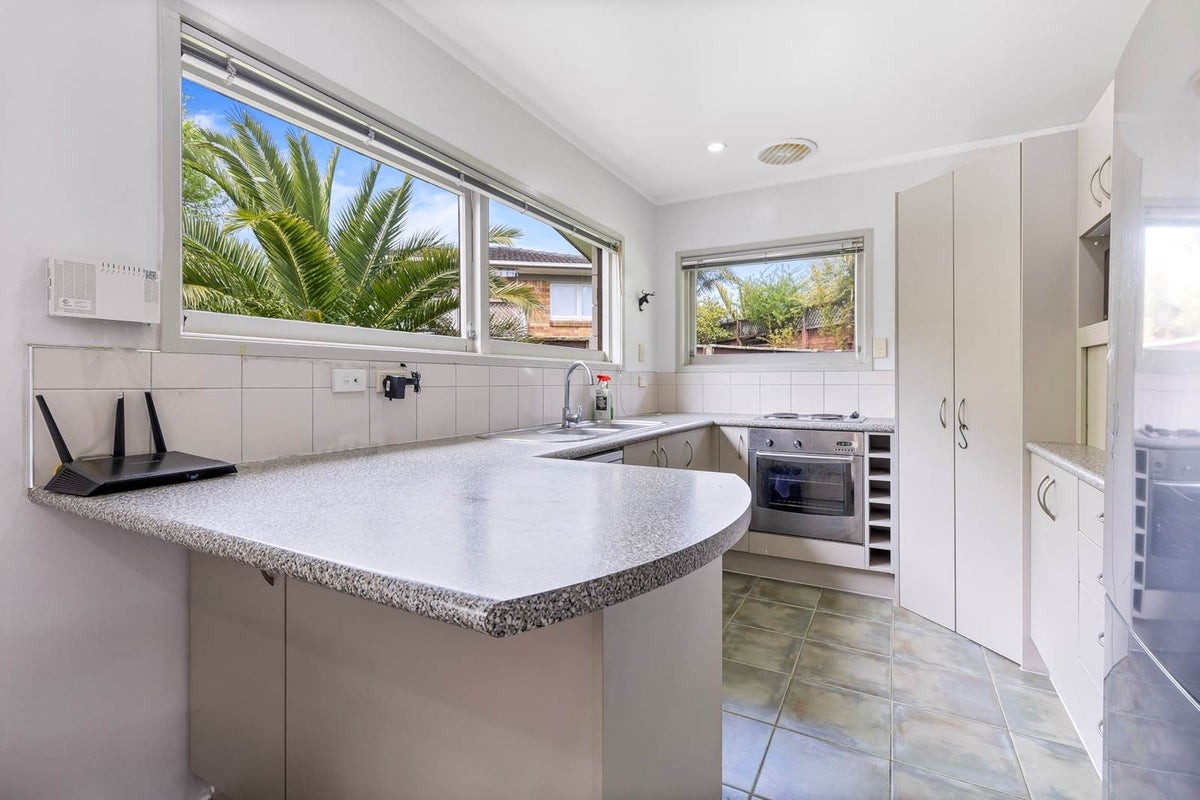 1/219 FORREST HILL RD, Forrest Hill, Auckland - Carousel 1