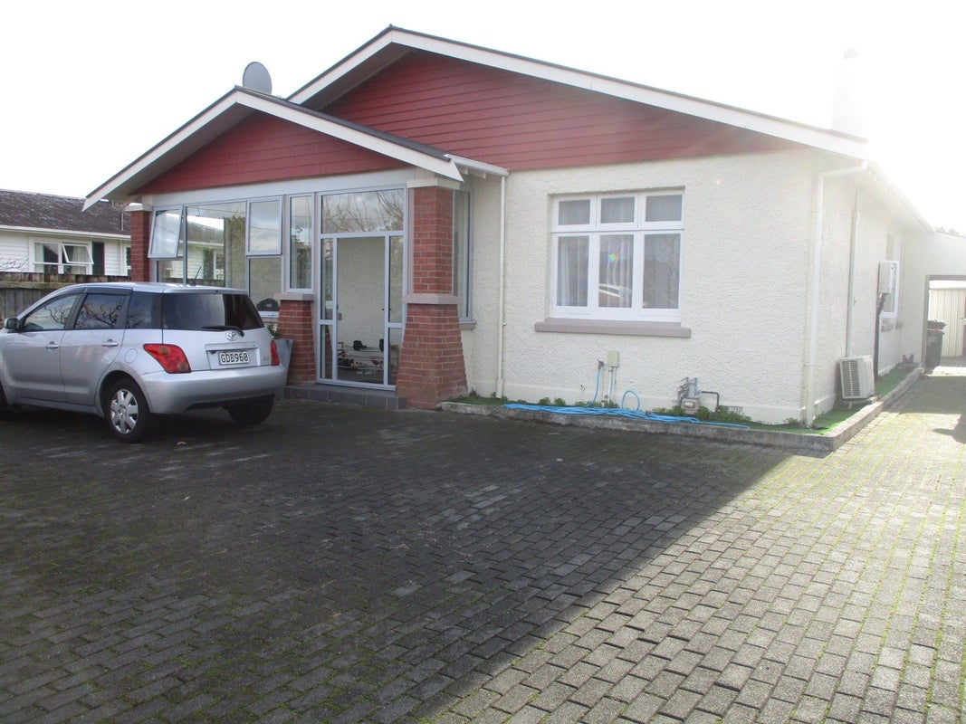 7 Manawaroa Street, West End, Palmerston North - Carousel 1
