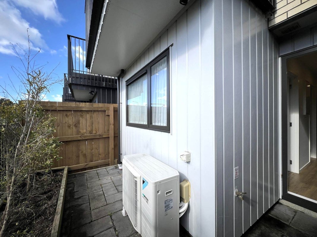 12/28 Westgate Drive, Westgate, Auckland - Carousel 10