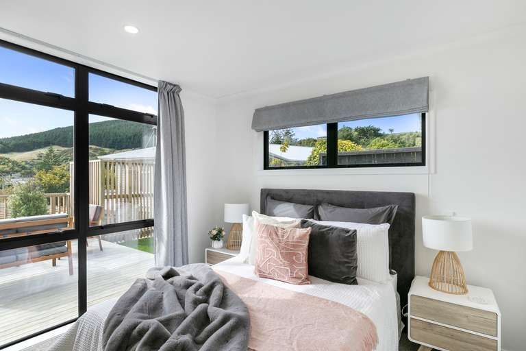 1A Allen Terrace, Tawa, Wellington - Carousel 2