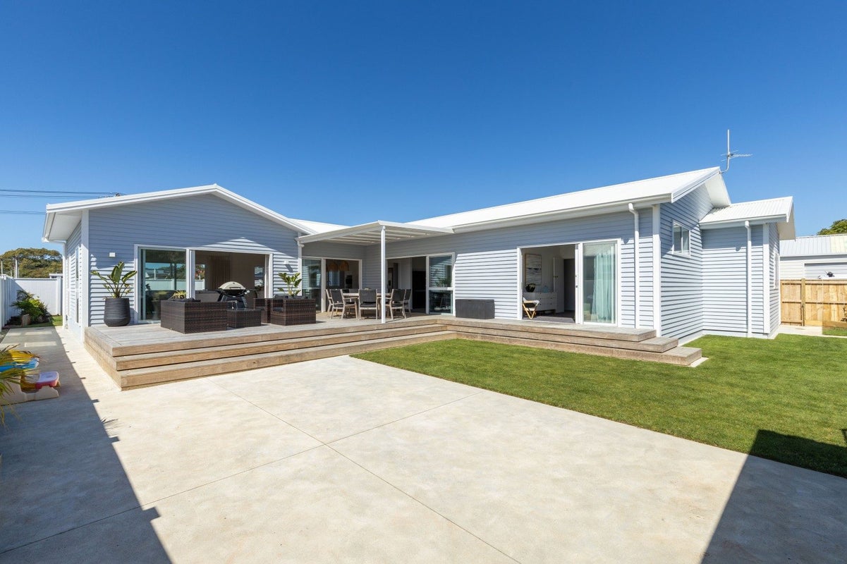 12 Kowhai Street, Strandon, New Plymouth - Carousel 1